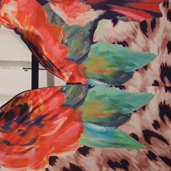 LEOPARD ROSE DESIGN PLUS SIZE DRESS, SLIGHT MERMAID HEM, NEW,  SIZE 3X/4X - Picture 3 of 3